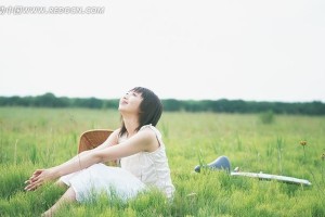 蚕的仰头伸爪行为之谜（探寻蚕为何会仰头并伸出爪子的原因）