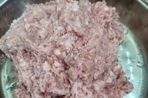 萨摩幼犬饮食指南（为您的小萨摩提供健康饮食）