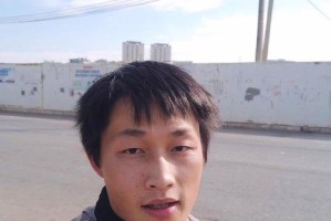 男子低价出售自家金毛，最低1000元（金毛爱犬找新家，主人急需出售，赶紧抢购！）